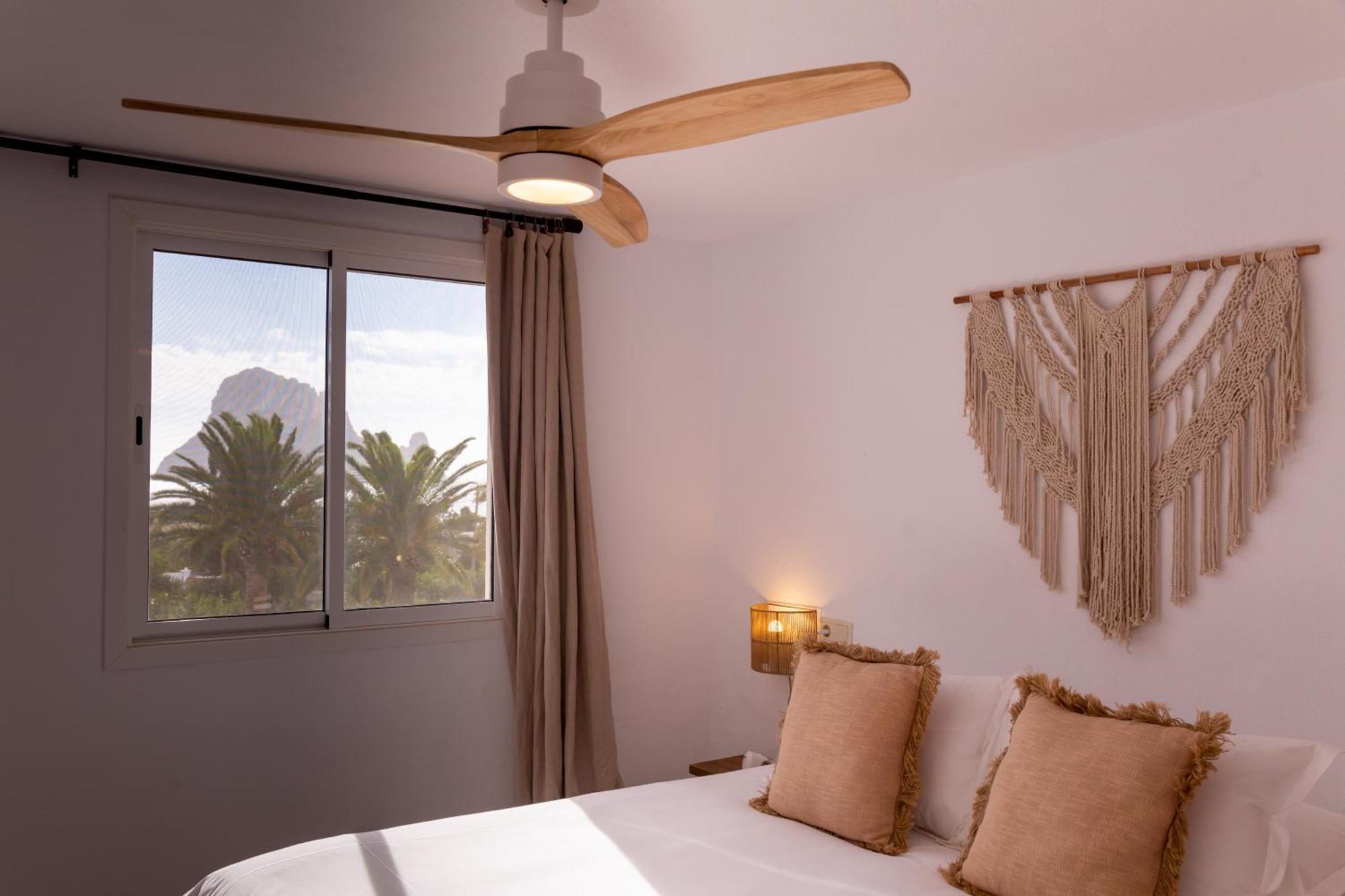 Unio Ibiza - Adults Only Hotel Кала Вадела Стая снимка