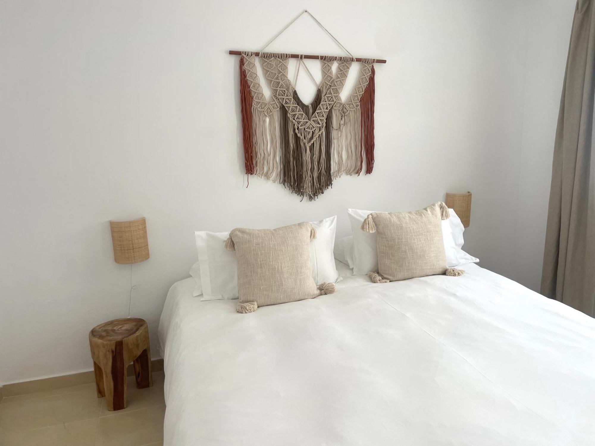 Unio Ibiza - Adults Only Hotel Кала Вадела Стая снимка